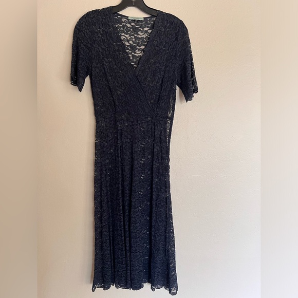 Lace midi short sleeve dress with slip - Picture 2 of 11